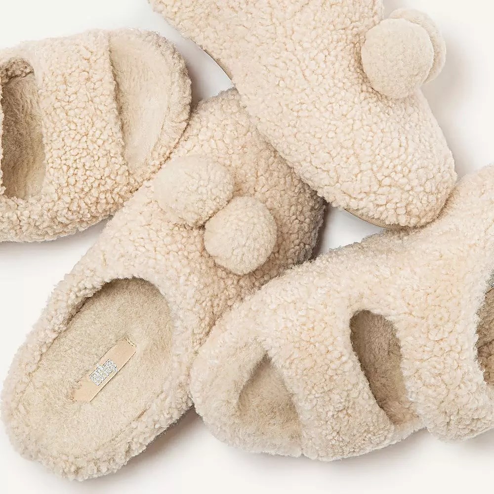 Fitflop SHUV Pom-Pom Shearling Clog Women's Slippers Cream | ZA-W-2410